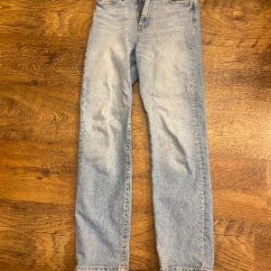 Jeans  - Säljer dessa fina jeans allt är i bra skick och inga skavanker eller liknande❤️