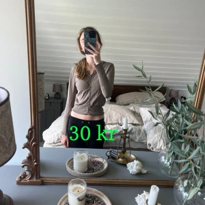 Fin brun kofta - Fin brun kofta från zara för 30 kr