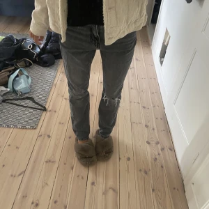 Jeans - Säljer dessa jeans från zara storlek 36