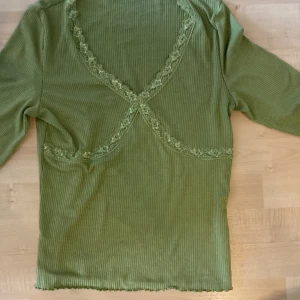 Fairy - Fin tröja endast använd 1 gång så som ny skick fråga om du vill ha fler bilder🤗 Nypris var 170
