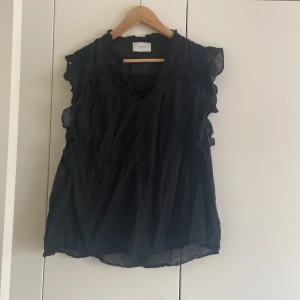 Neo noir blus - Fin neo noir blus som är aldrig använd!!😍😍