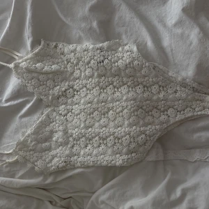 Spets body - Vit spets body. Använd 2 gånger. Strl S