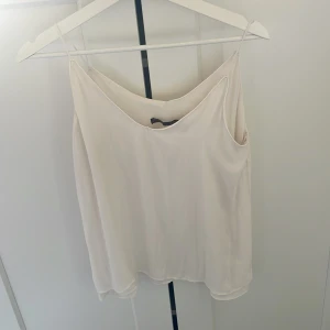 Löst linne - Krämvit linne från Zara Basic, använt skick