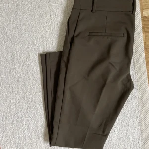 Kostymbyxor H&M - Sparsamt använda!