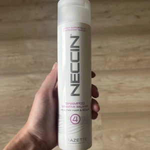 Hårvård/schampo  - Grazette neccin schampo 250ml, finns ca 80% kvar i. Köpt för 229 kr.  Bra för känslig/torr/kliande hårbotren. 