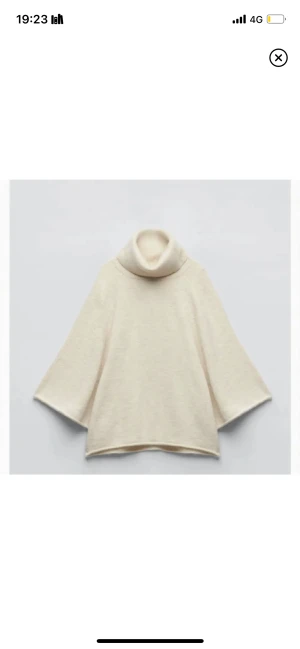 Stickad t-shirt  - Har bestämt mig för att sälja min brutalt snygga stickade t-shirt då den inte kommer till den användning som den borde göra. 🔥💗Inga defekter och ser ut som ny.☺️ ( lånade bilder) skriv om du vill ha mer bilder!🥰!Kan tänka mig att sälja den för 350kr!