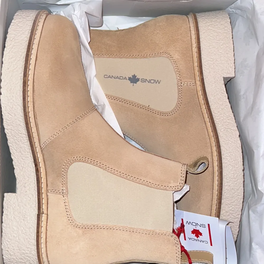 CANADA SNOW Mount Vail Chelseaboots Beige Helt nya oanvända . Skor.