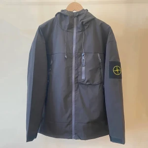 Höstjacka Stone Island - Nya med märkning 