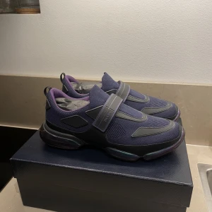 Prada cloud - Prada cloud Stockholm: 42 Cond: 9/10 Har allt original  