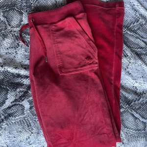 Juciy byxor - Snygga juciy byxor i storlek M. Fint skick! 