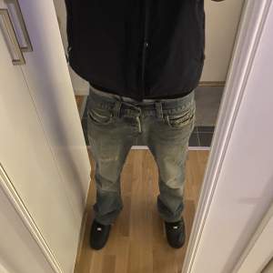 Levis bootcut jeans säljer för dem e lite för korta på mig (är 184) annars sexiga jeans.🥂✌🏽