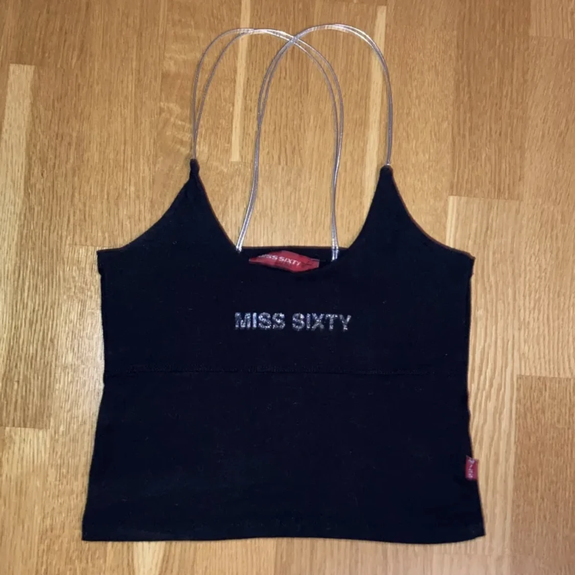 Miss Sixty topp med silver band och glitter 🩶