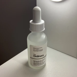 The odinary Niacniamide, helt ny - Jag säljer nu en helt ny och oöppnad Nicinamide serum från märket the Ordinay, aldrig använt, köpt fel. Original pris: 115kr