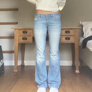 Disel jeans - Ett par så fina diseljeans i storlek W27z jag är 165 som referens. Skriv om du vill ha fler bilder! 