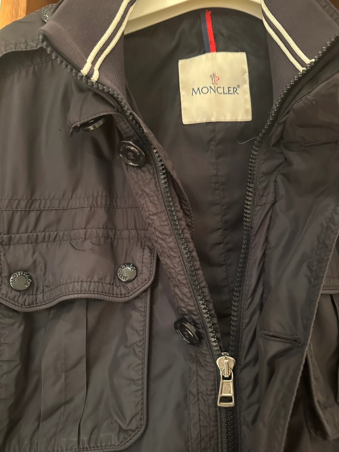 Moncler  - 90