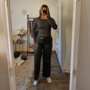  Skinnbyxor  - Ett par skinnbyxor som är väldigt stretchiga och sköna. Jag har använt byxorna få gånger!