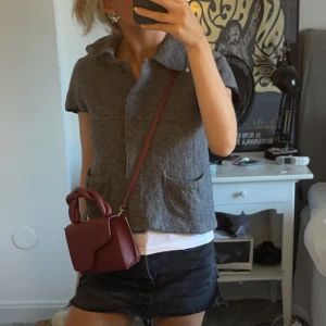 Jacka - Säljer denna såååå himla söta jackan! Älskar verkligen den här så mycket och den är perfekt nu inför hösten🥰