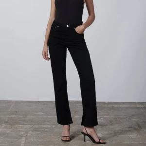 Zara jeans - Säljer dessa zara jeans i storlek xs.