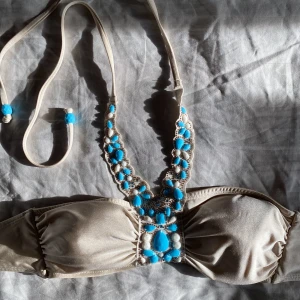 Bikini överdel - Så söt bikini överdel som jag köpt nyss second hand men är inte min färg. Väldigt y2k i stilen💕