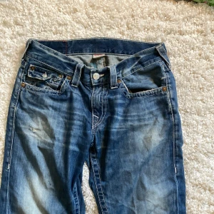 True religion  - Baggy true religion som jag säljer pga för stora för mig, tryck ej köp nu, om jag inte svarar i kontakta skriv i kommentarerna, möts helst upp💕💕