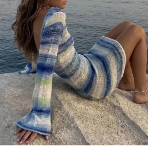 Na-Kd x Hanna schönberg stickad strandklänning - Säljer nu denna populära strandklänning som endast är använd en gång