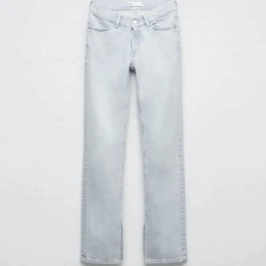 Zara jeans - Fina zara jeans som tyvärr är förstora för mig, skriv för egna bilder