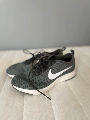 Gröna Nike träningsskor  - Använd fåtal gånger, väldigt bra skick. Som nya.