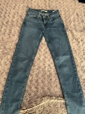 Levis jeans  - Använt 1 gång Levis jeans🌸