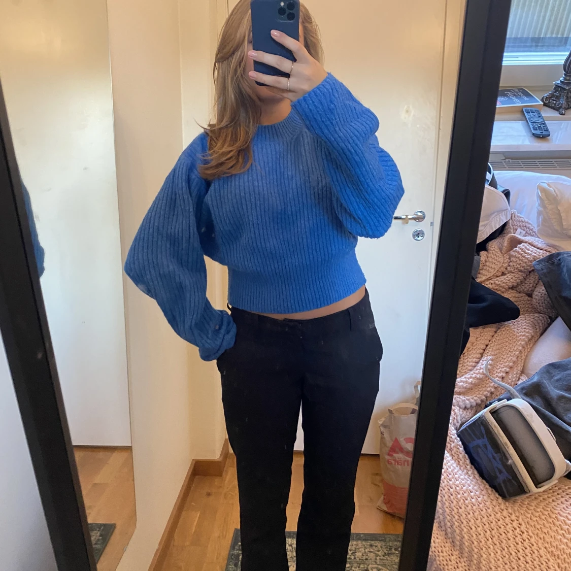 Blå stickad  tröja   - 90