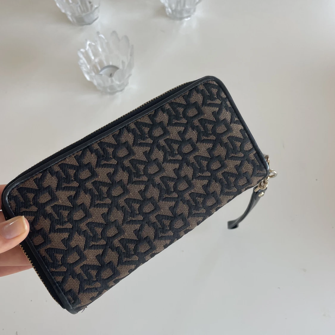 DKNY plånbok/ clutch