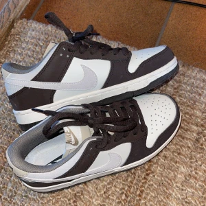 Nike dunk - mörkbrun/grå dunks strl 37,5 aldrig använda från dhgate 