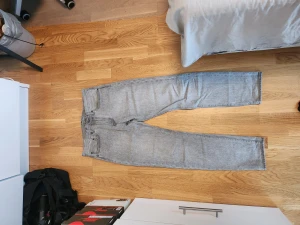 LEVI'S 502 JEANS - Sjukt sköna, dock för små nu! 