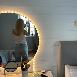 Jeans - Raka jeans i en ljusblå tvätt🩵knappt använda då de är alldeles för långa på mig som är 167🦋