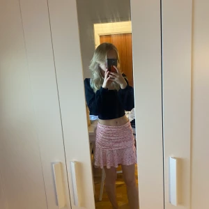 Rosa kjol - Fin rosa kjol, aldrig använd.