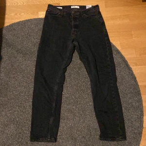 Jeans  - Väldigt bra skick, använda 1 gång