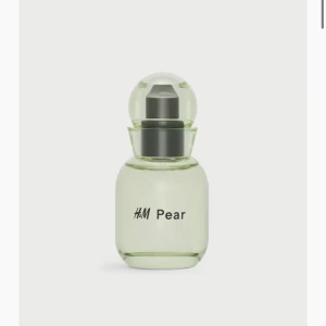 Parfym - Säljer denna då jag inte använder den. Mer än hälften kvar