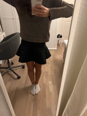 And other story glittrig kjol - Glittrig kjol från and other story! Köpt för 800🙌🏼