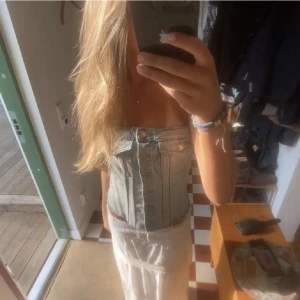 Jeans korsett - Helt oanvänd zara korsett i ny skick den är helt slutsåld på hemsidan, om fler är intresserade blir det budgivning❤️💕