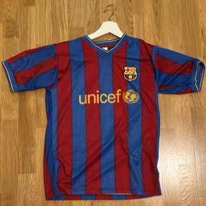 Barcelona tröja från 2009 Zlatan Ibrahimovic. Bra kvalitet 
