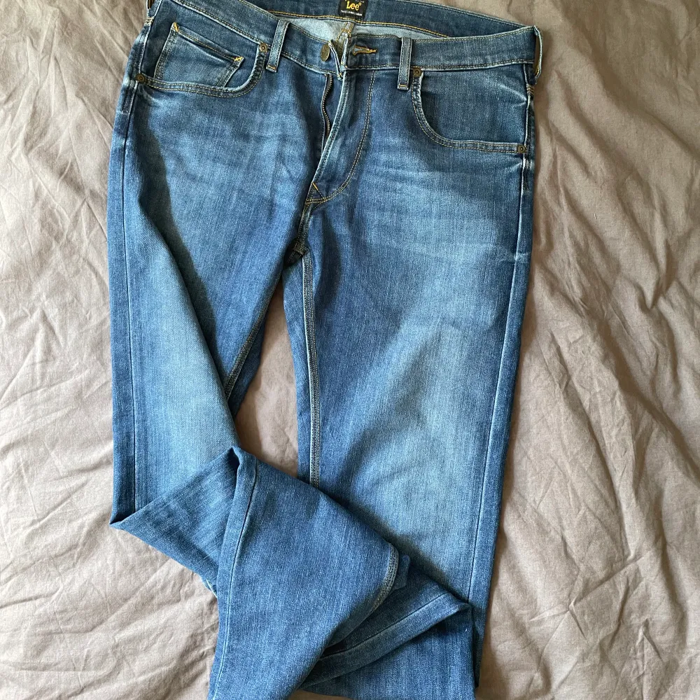 Lee Daren zi fly jeans. Använt par ggr, säljer pga fel storlek.. Jeans & Byxor.