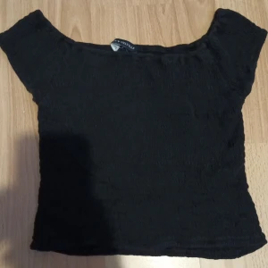 Brandy melville topp - Fin brandy melville topp som jag säljer pga att det inte är min stil längre, den är i gott skick!