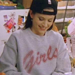 Superfin sweatshirt som Monica har i Friends, säljer då jag har två:)