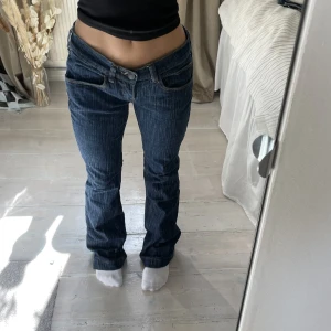 Brandy melville jeans - Tyvärr för långa på mig, jättesköna annars och stretchiga!🥰