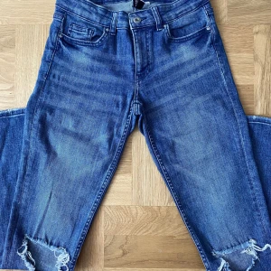 Jeans  - Jeans   Använda   Strl 34