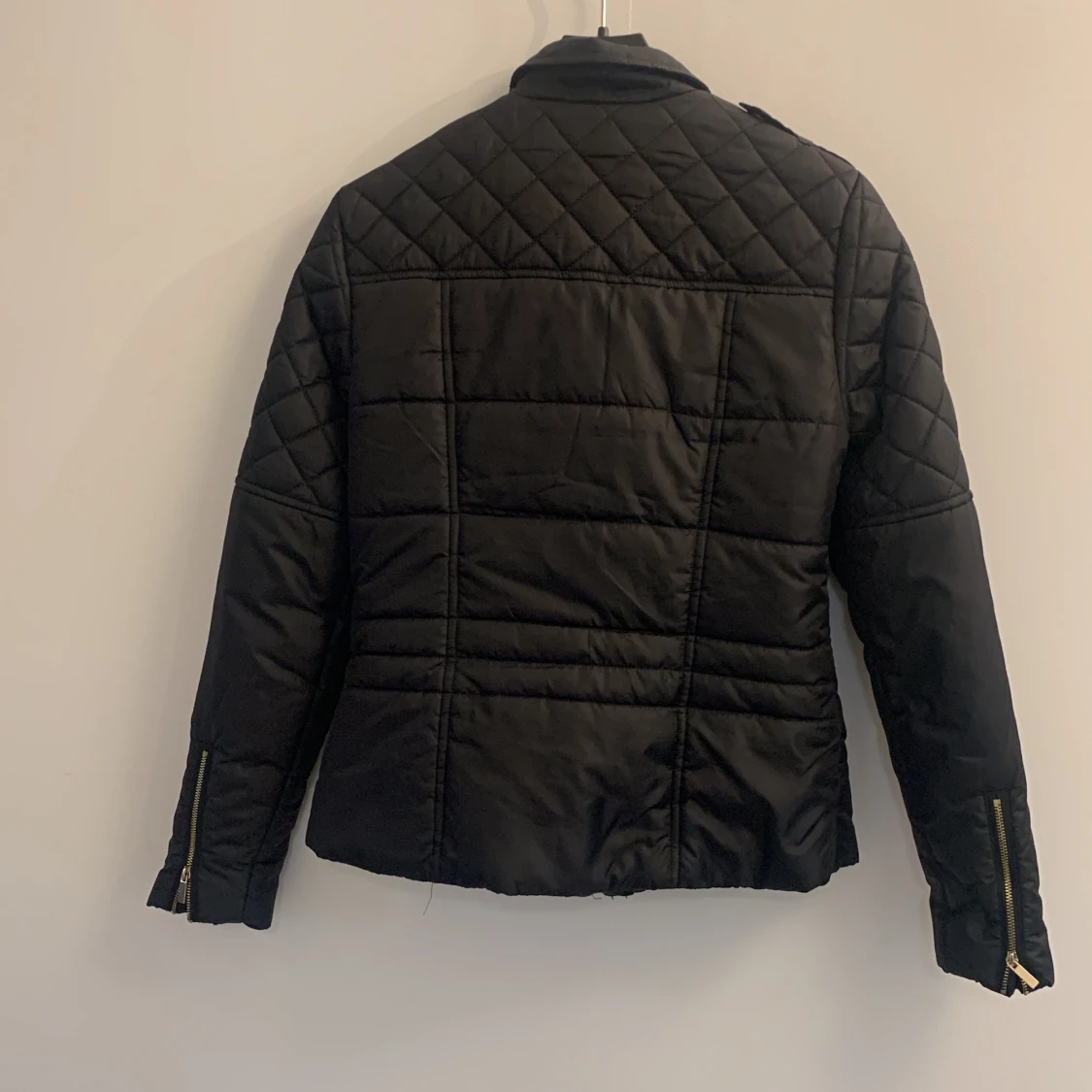 Lätt vadderad jacka - 90