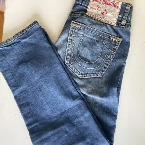 Skitsnygga true religion jeans!! Midjemått 32 , unisex 