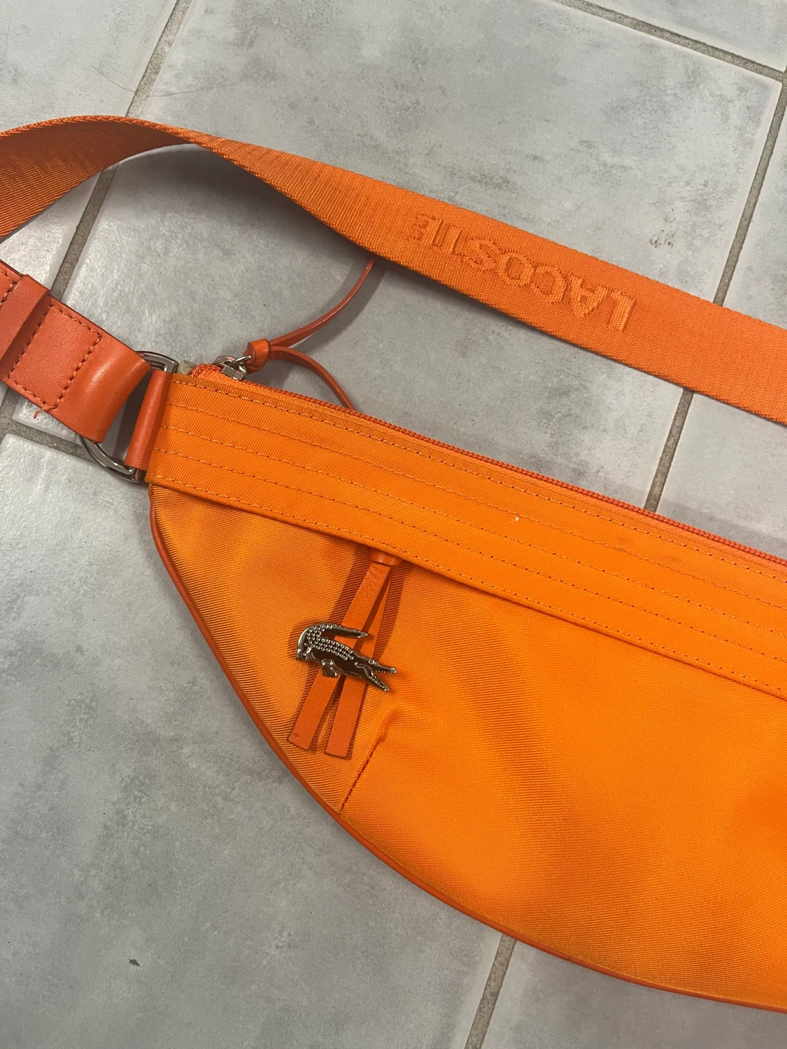 Lacoste väska  - 90