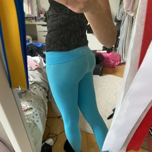 Träningstights💙!!! - As snygga och bekväma träningsbyxor med seamless!!!💙nypris 500 Kommer ej till användning