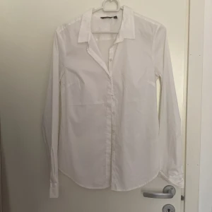 Skjorta  - Använd 1 gång 