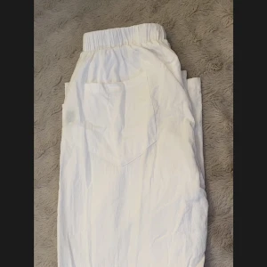 Linnebyxor  - Linnebyxor på en jättebra skick. De är lite korta på mig, är (160).  